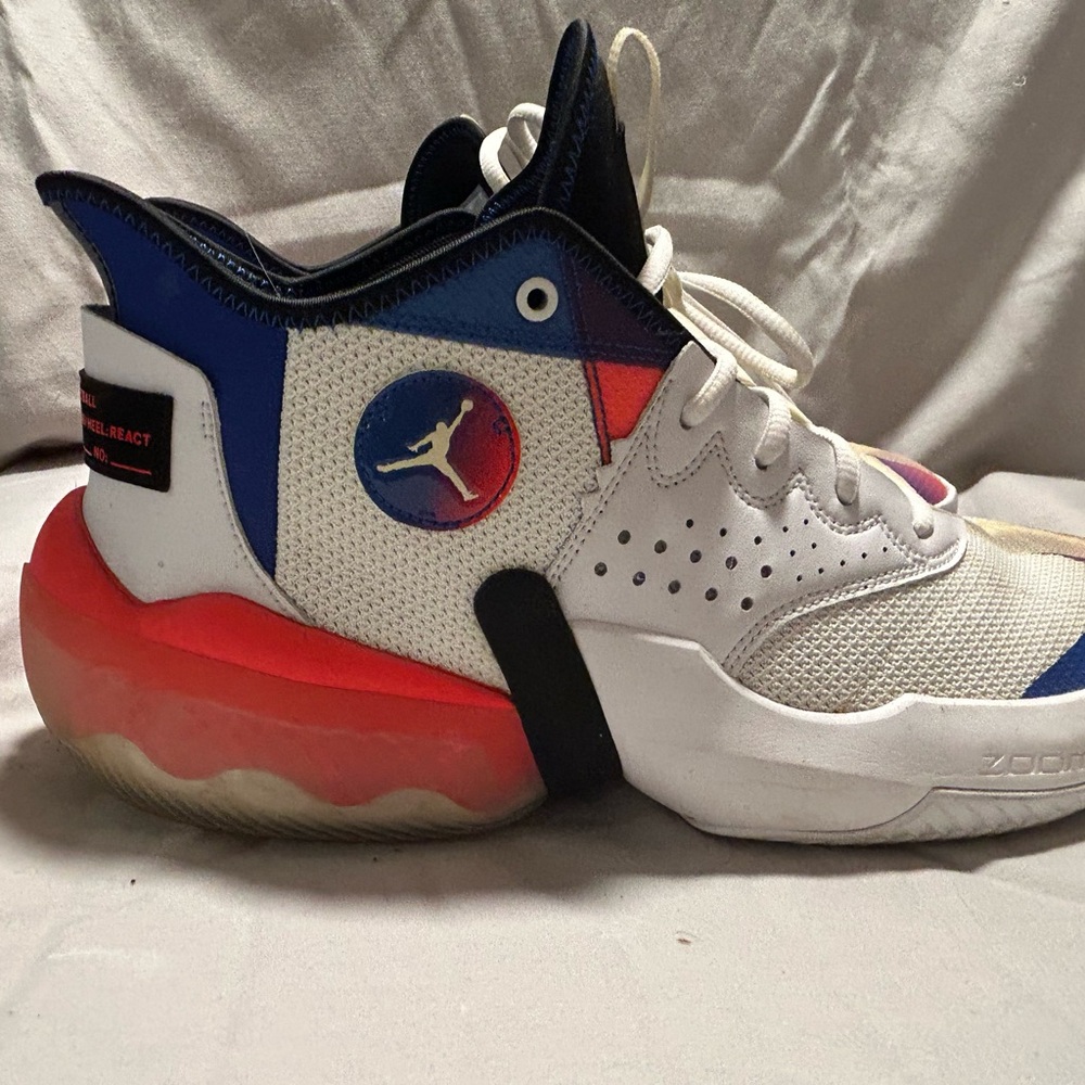 Size 13 - Jordan React Elevation White Infrared R… - image 2